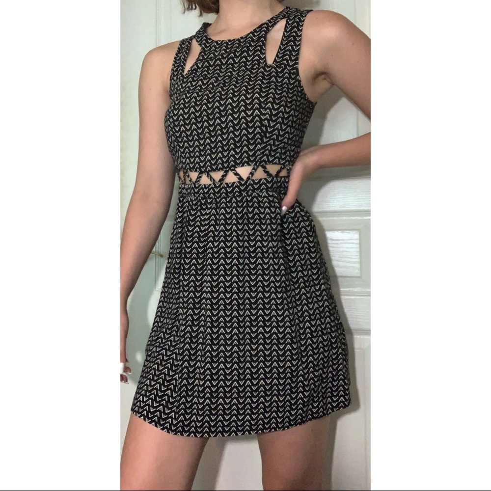 Black and White Cutout Short Sleeve Dress, Size 8